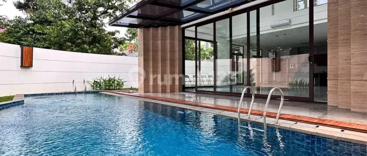 BRAND NEW MODERN TROPICAL HOUSE KEBAYORAN BARU, AKSES JALAN LEBAR 1