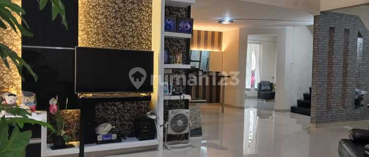 Furnished House. Ready to occupy and comfortable in the Puri Anjasmoro area-10861 1