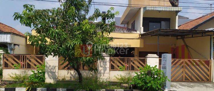 Rumah lebar depan 12 m cocok untuk usaha di jl Badak Gayamsari semarang timur 9013 1