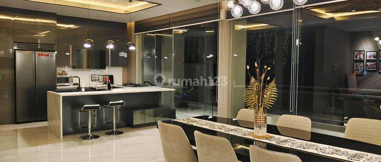 Rumah Cantik 3 Lantai Furnished Ada Lift di Perumahan Elite Graha Candi Golf Jangli Semarang 6969 1