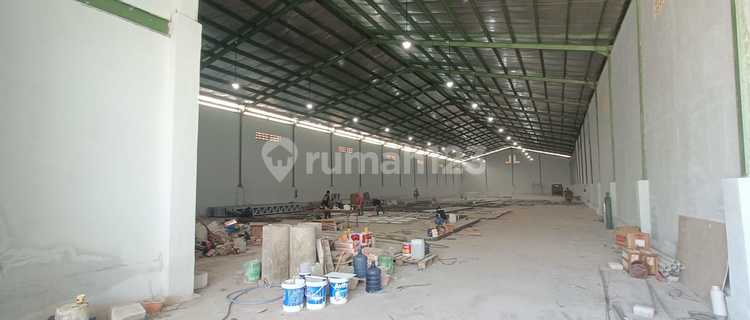 Ready-to-use 2000s warehouse, flood-free in KIC Gatot Subroto Gatsu, West Semarang - 10789 1