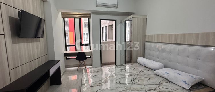 Ready-to-occupy and comfortable apartment Alton Paltrow. Prof. Soedarto Street, Semarang - 11025 1