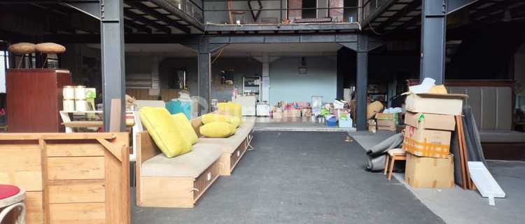 Ready-to-use shop house, roadside. East Semarang -11034 1