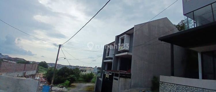 Sewa Rumah Siap Huni dan Nyaman Jl. Stonen Semarang Selatan – 10039 1