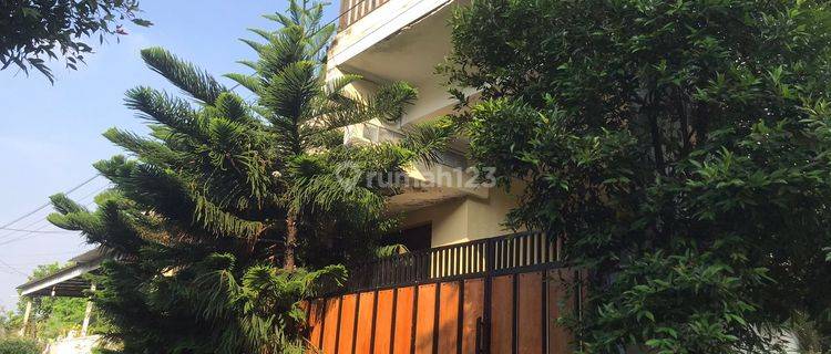 Rumah 2 Lantai Bagus Furnished SHM di Rumah Tinggal	
purwomartani, Kalasan	
jogja Utara	
, Yogyakarta 1