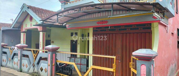 Rumah luas dekat pasar among tani kota Batu 1