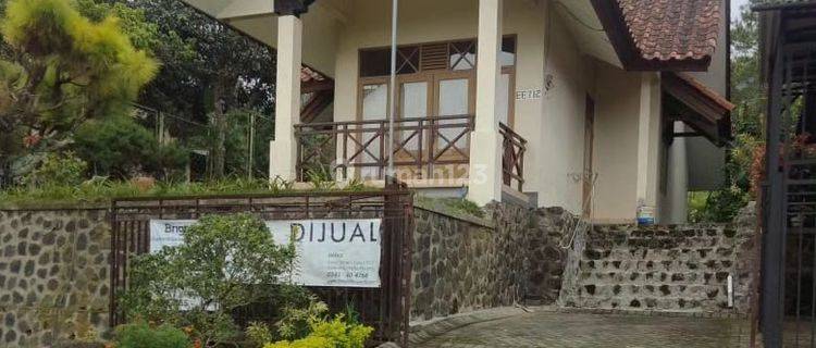 Rumah asri dan nyaman view bagus di Panderman hill Kota Batu 1