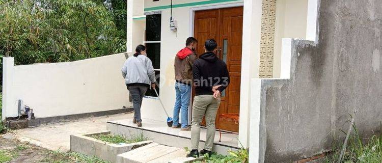 Rumah minimalis modern siap huni di Temas Batu 1