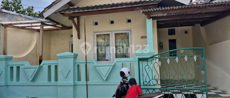 Ready-to-Occupy House Eligible for Mortgage in Ngaliyan, Semarang 1