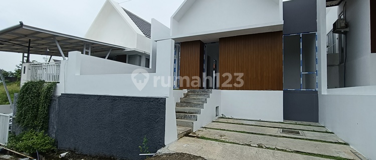 Rumah Suasana Asri View Laut di Semarang Barat 1