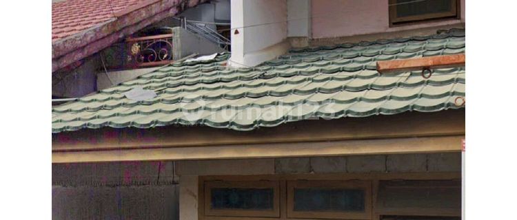 For Sale Strategic Old House in Losari Beach Area, Makassar 1