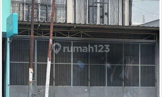 For Rent 6m Wide Shop House on Pongtiku Street, Makassar 1