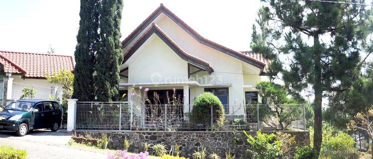 RUMAH VILLA PANDERMAN HILL,BATU ,NYAMAN VIEW GUNUNG, DEKAT AMARTA HILL DAN GOLDEN TULIP HOTEL & RESORT 1