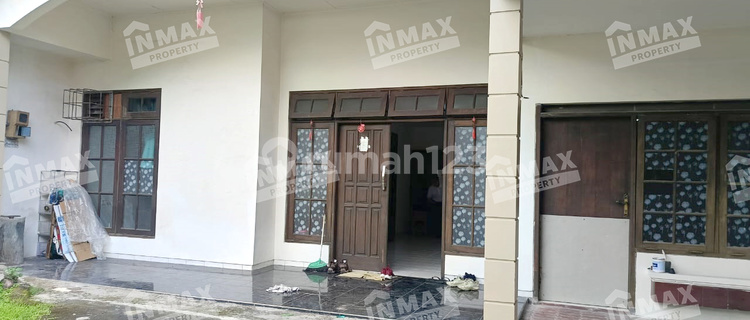 Darno Permai North House, Spacious Building Near Polsek and Mayjen Sungkono and Dukuh Kupang. 1