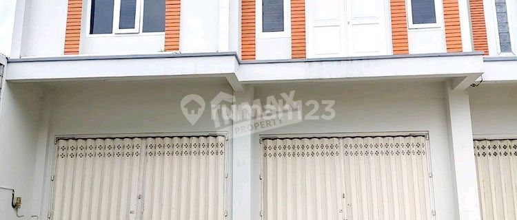 8 Meters Wide Shop House in Raya Mojorejo, Batu City Near Jatim Park 3 1