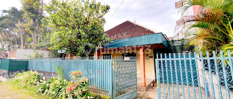 Kepulauan Street House, Near the Main Market and City Square, Suitable for Business, Wide Road. 1