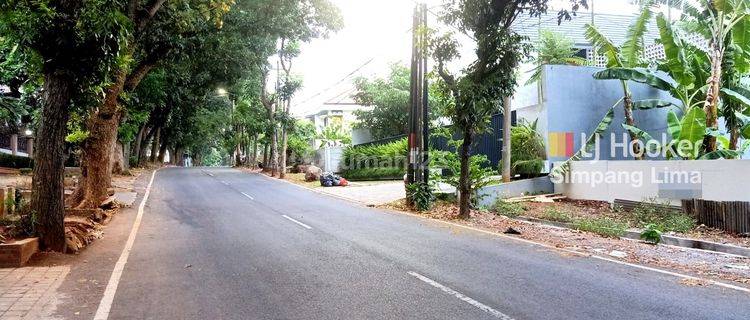 Tanah Tengah Kota Di Telaga Bodas, Gajahmungkur Semarang 1