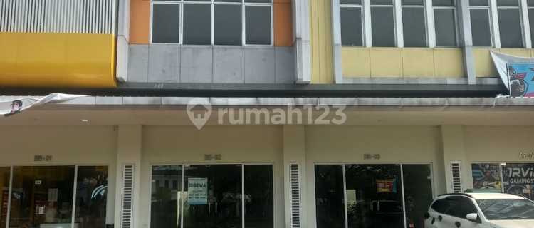 For Rent: Strategic 3-Story Shop House in Summarecon Emerald Housing, Karawang 1