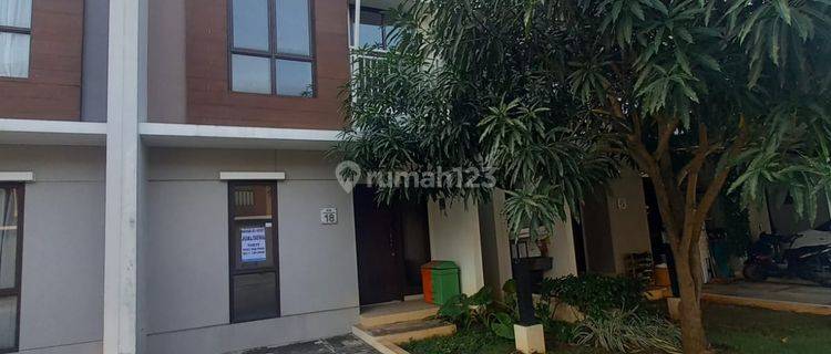 Disewakan Rumah 2 Lantai Cluster Elora Summarecon Emerald Karawang 1