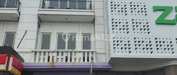 For Rent Fast Strategic 3-Story Shop House in Grand Taruma Housing, West Karawang. 1