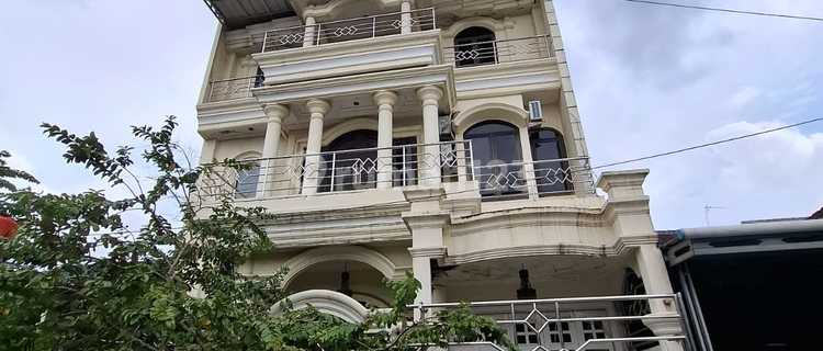 For Rent Fast 3-Story House Strategic Location Peruri Galuh Mas Housing West Karawang. 1