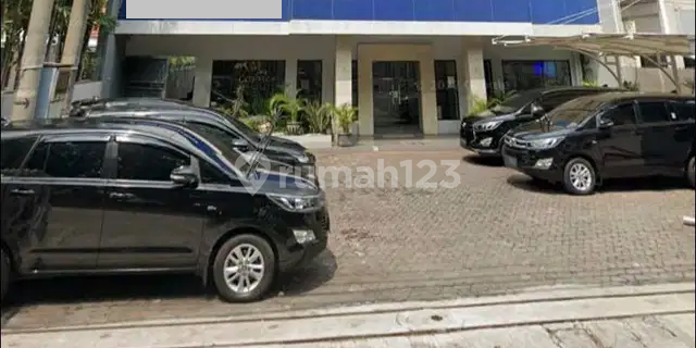 Commercial House on Jalan Nol Diponegoro, Near the Hospital, Near Mayjen Sungkono 1