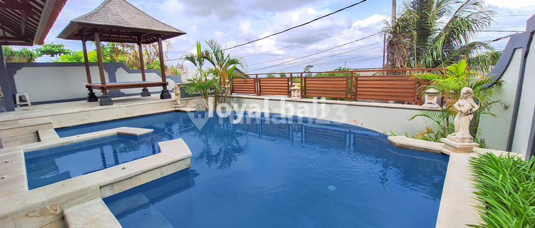 Elegant And Stylish Ocean View Villa In Ungasan, Bal 1