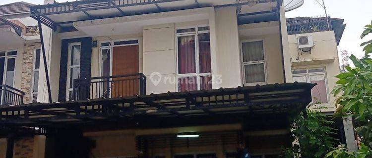 Rumah 2.5 Lantai Bagus Sudah Renovasi Dalam Komplek  1