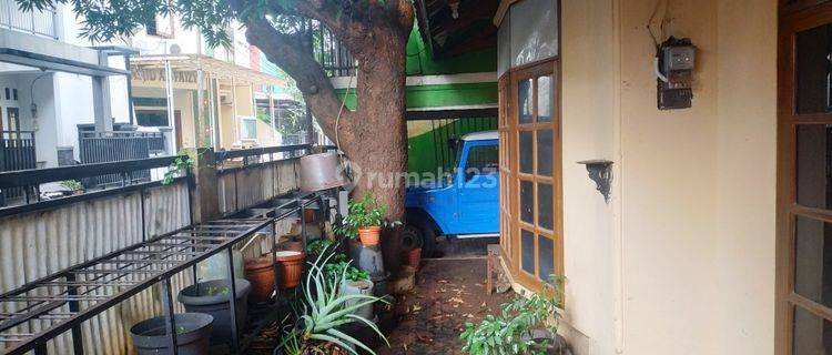 Rumah 3 Lantai Bagus SHM di Rawamangun, Jakarta Timur 1