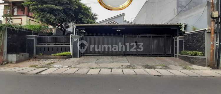 Nice House Condet, East Jakarta 1