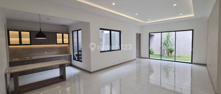 Rumah Baru Semi Furnished Sertifikat Hak Milik di Cipinang, Jakarta Timur 1