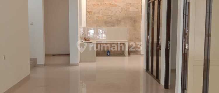 Ready-to-Occupy House in Muara Complex, Peta Street, Bandung 1