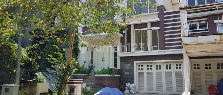  Dijual Rumah Crown Golf Pik, 8x23 1