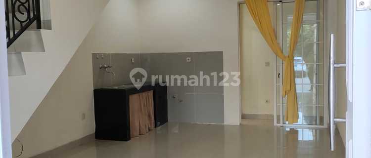 Quick Sale House in West Europe Glc with a Strategic Location 1