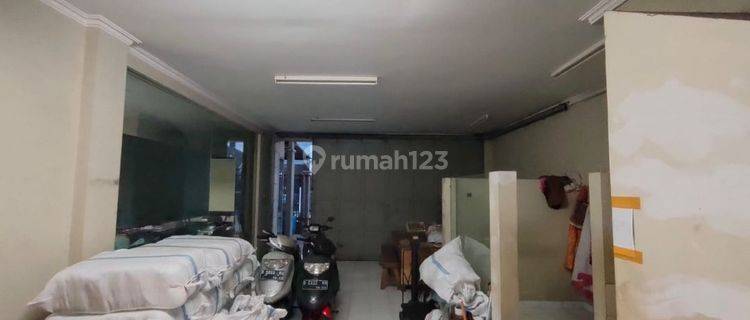 KANTOR DAN RUMAH PRODUKSI DI TAMAN HOLIS INDAH 2 1
