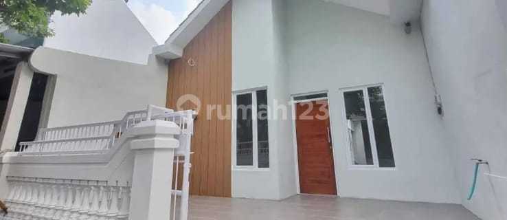 Banyumanik Padangsari House 1