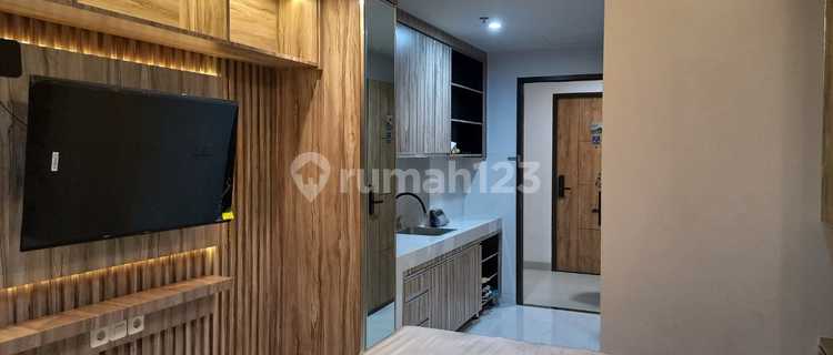 Delft Studio Apartment for Rent, 8th Floor, Sea View 1