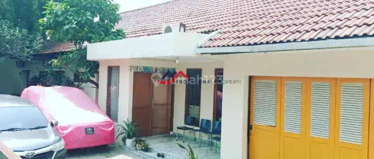 Rumah satu lantai dalam komplek di kemang jakarta selatan 1