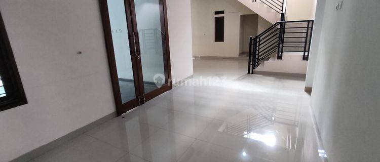 Disewa Rumah Bagus Pusat Kota Di Kembar Moh Toha 1