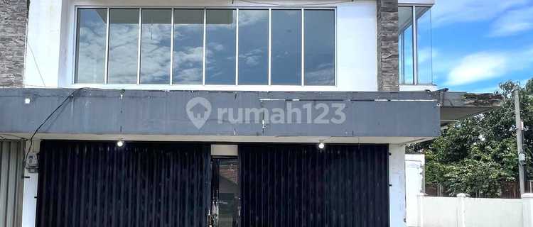 For Rent: Shop House, City Center, Strategic Location, Main Road. 1