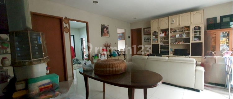 TRANSLATION: Fast Sale House and Boarding House in Holis Complex 1