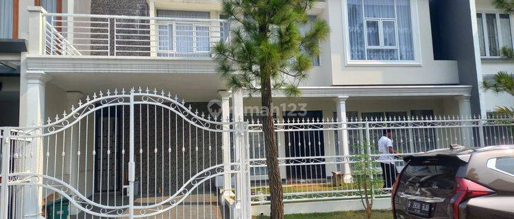 Rumah Dengan Kolam Renang Laris Disewa Sewakan Taman Casablanca Sentul City Bogor 1