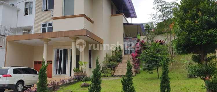 Rumah 2 Lantai Posisi di Hook / Sudut  Bukit Golf Hijau Sentul City Bogor  1