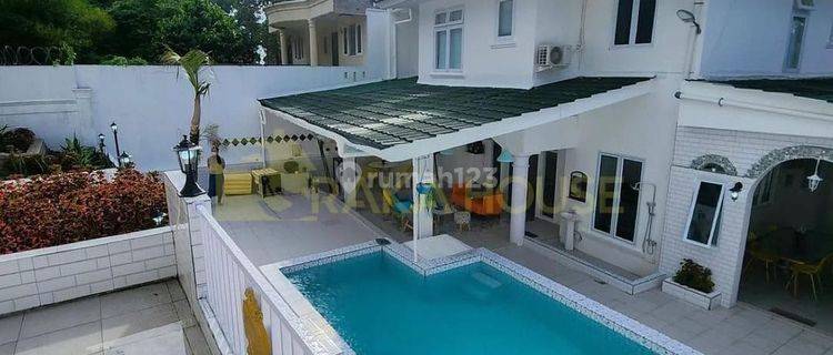 Rumah 3 Lantai Bagus Semi Furnished SHM Klaster Bukit Golf Hijau Sentul City Bogor  1