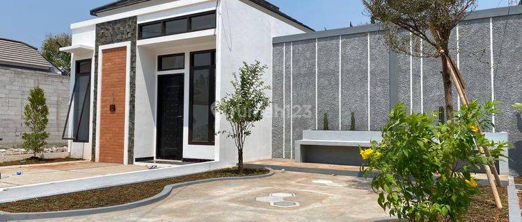 Rumah Cantik One Gate System Akses 2 Mobil Bekasi Kota 1