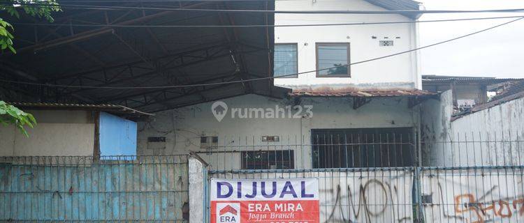 Gudang Bagus SHM Dekat Kampus Tepi Jalan Ringroad Barat 1