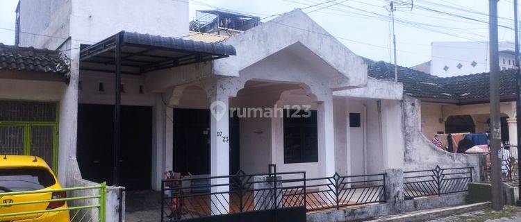 Di Jual Rumah Bagus 2 Lantai di Perumahan Menteng Indah 1