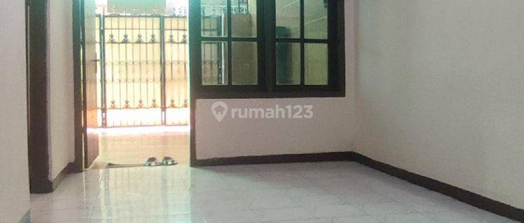 Rumah Tebet Untuk Tinggal Atau Kantor 1