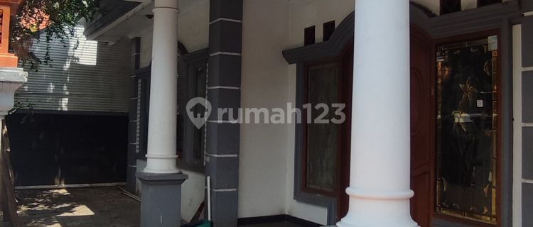 Rumah Tebet untuk Kantor Depan Jalan Besar 1