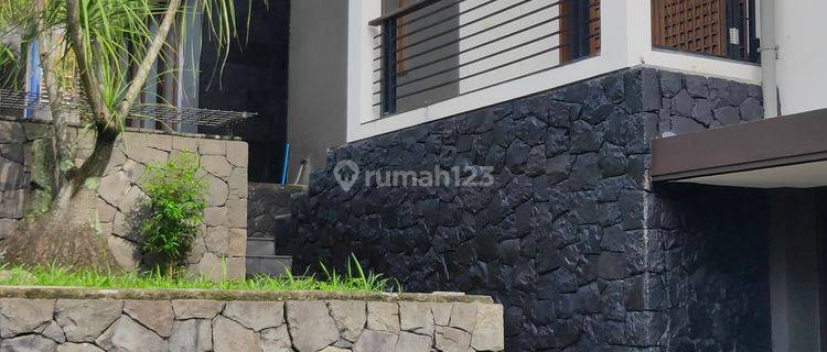 Rumah Lux Semi Furnished Disewa Setra Duta Bandung 1